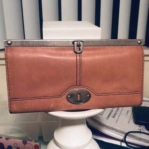 💕 Pink fossil “vintage reissue” leather wallet